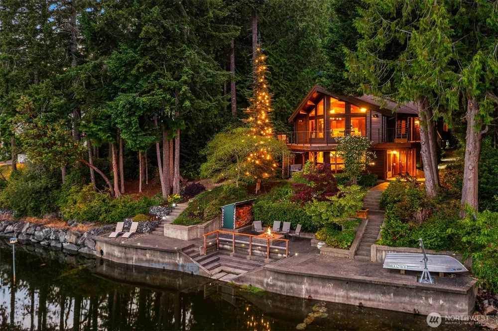 211 E Church Point Drive Shelton, WA 98584