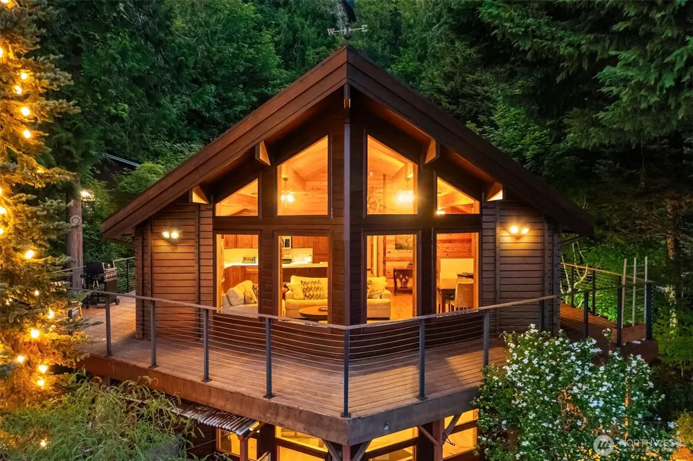 211 E Church Point Drive Shelton, WA 98584