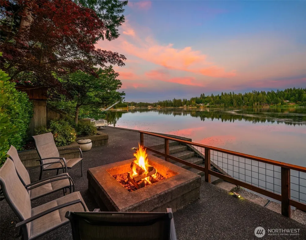 211 E Church Point Drive Shelton, WA 98584