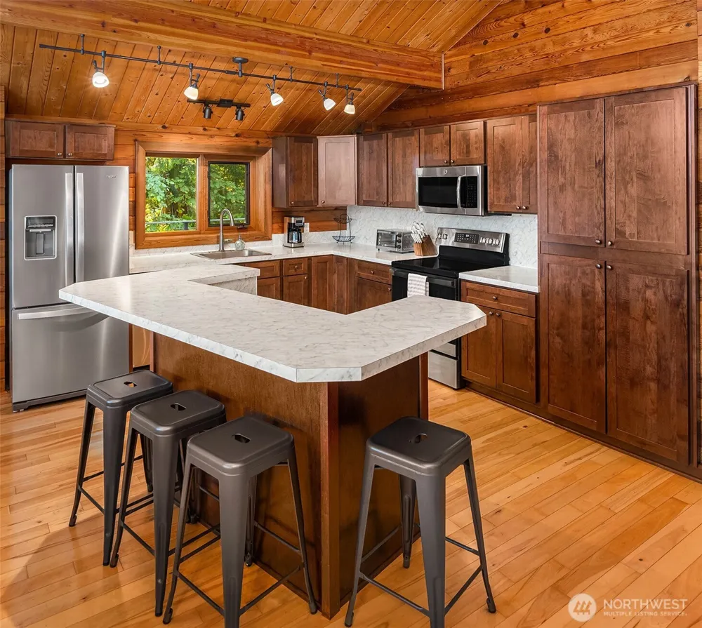 211 E Church Point Drive Shelton, WA 98584