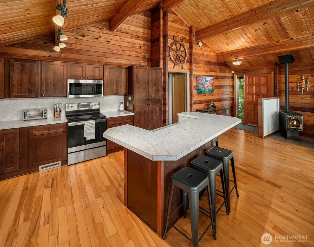 211 E Church Point Drive Shelton, WA 98584
