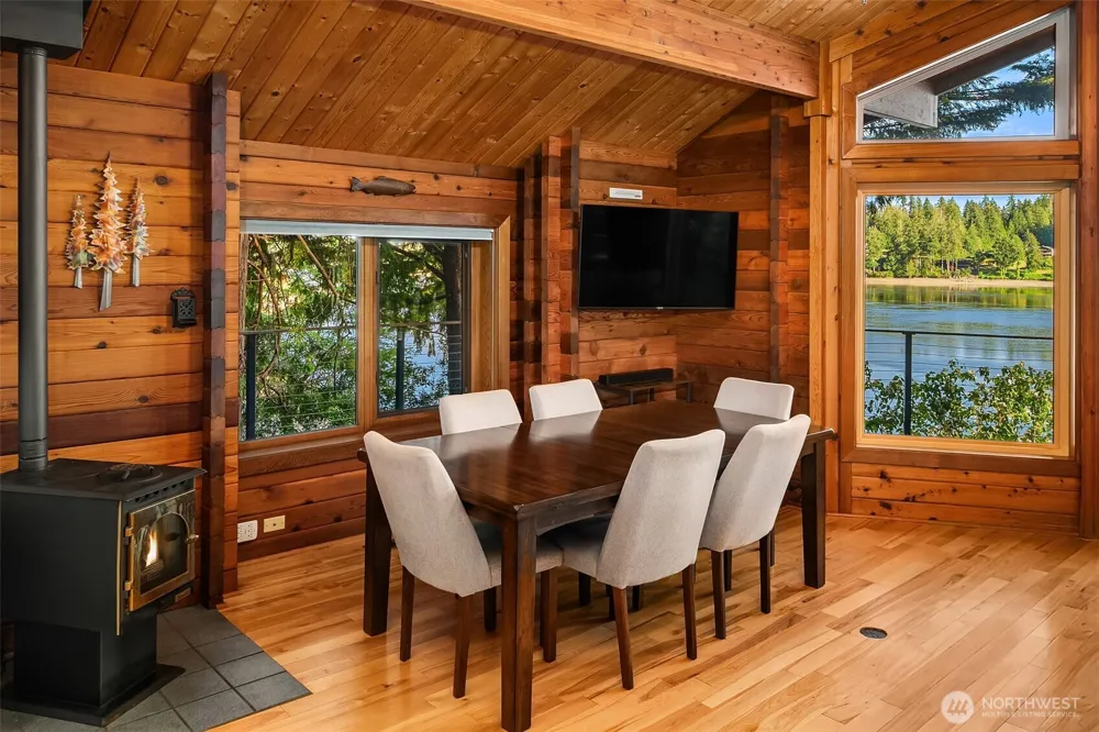 211 E Church Point Drive Shelton, WA 98584