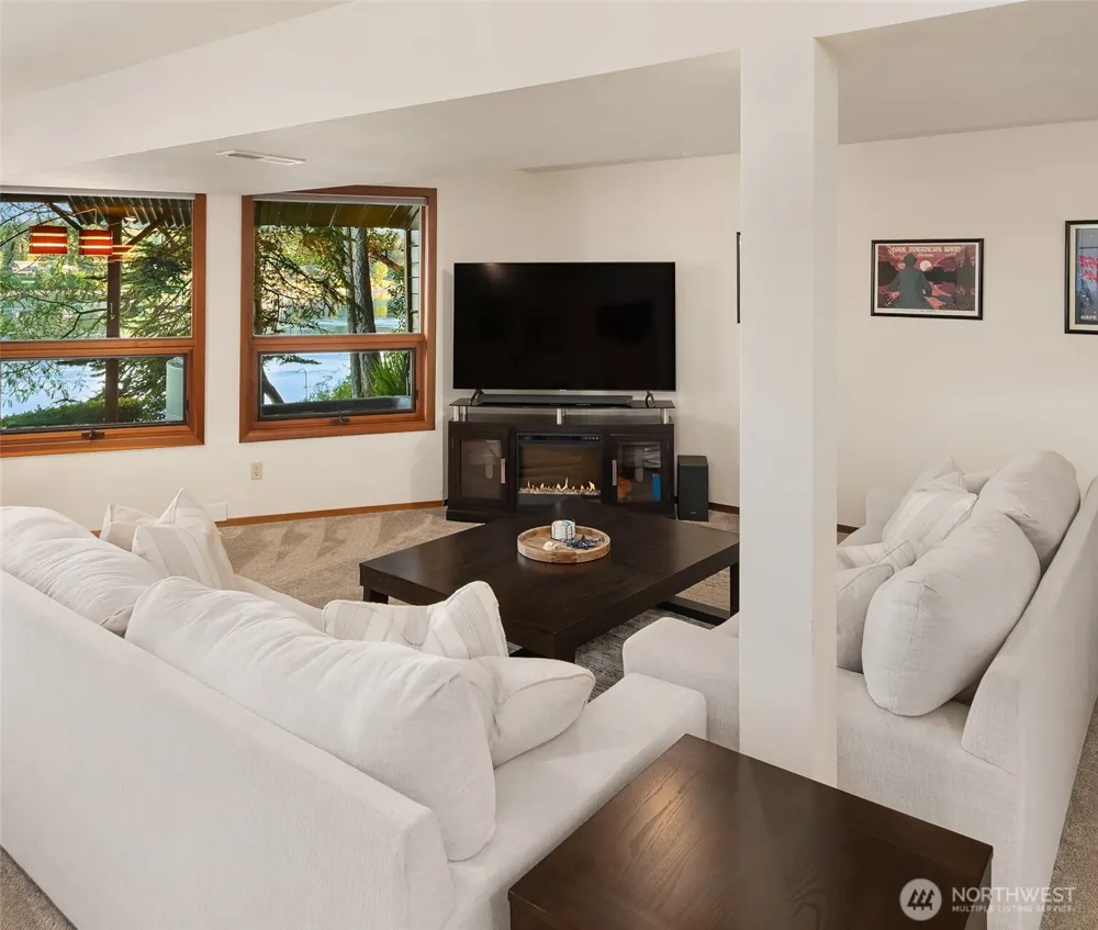 211 E Church Point Drive Shelton, WA 98584