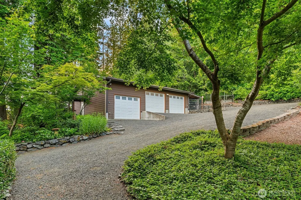 211 E Church Point Drive Shelton, WA 98584