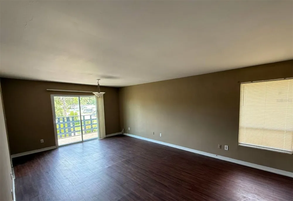 7610 W POWHATAN AVENUE #4 Tampa, FL 33615