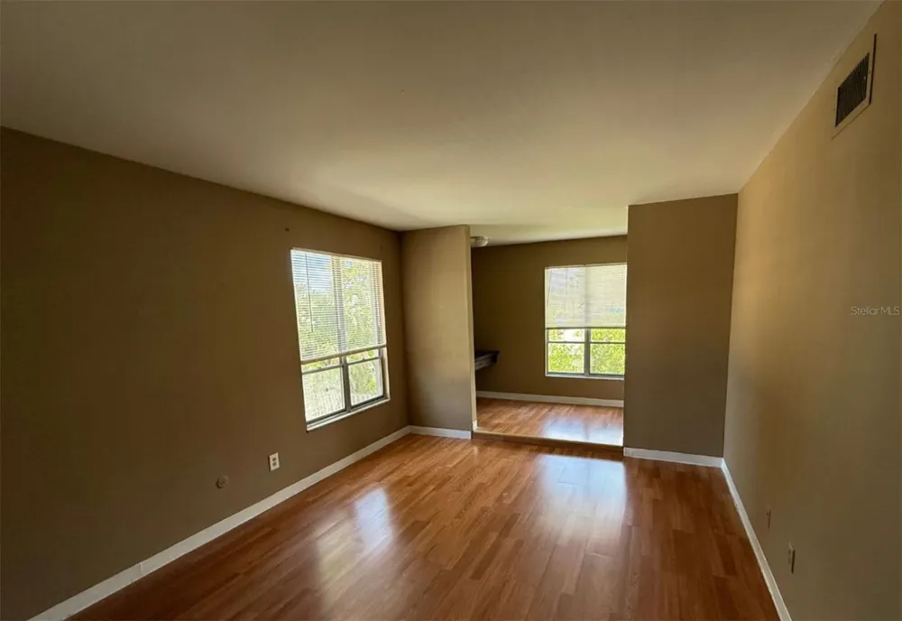 7610 W POWHATAN AVENUE #4 Tampa, FL 33615
