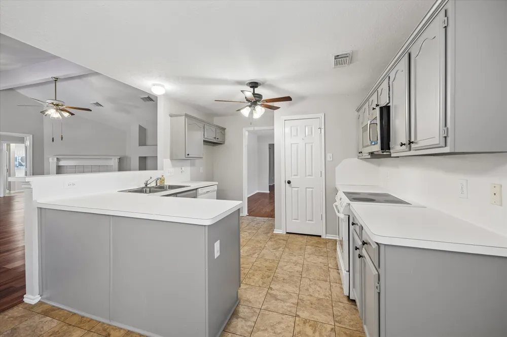 4619 Monaco Lane Pasadena, TX 77505