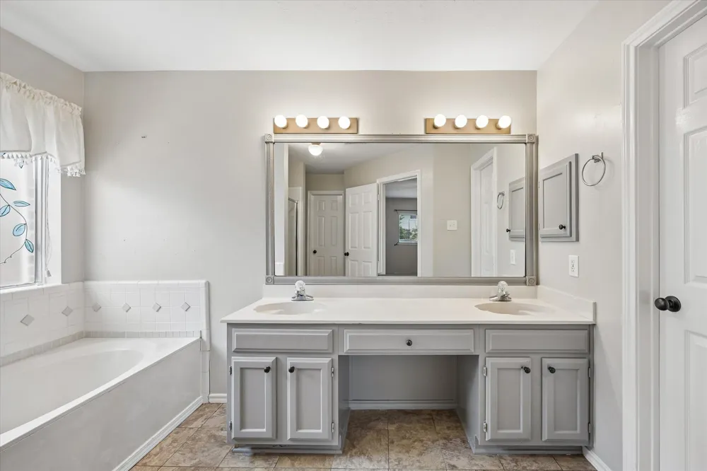 4619 Monaco Lane Pasadena, TX 77505