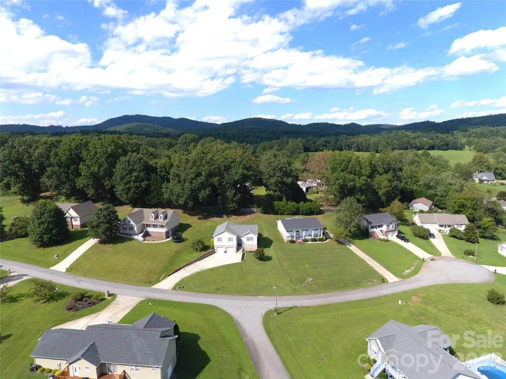 2135 Olde Farm Road SE Hudson, NC 28638