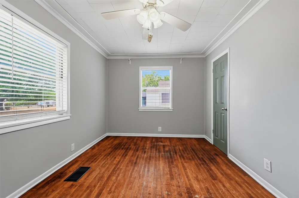 920 S Lee Avenue Sherman, TX 75090