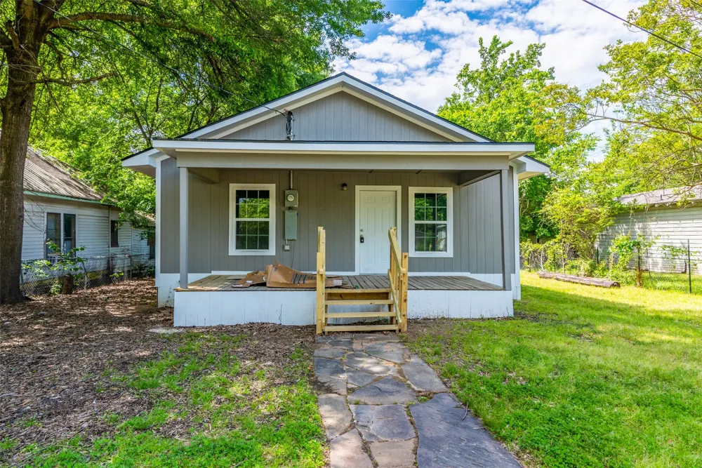 1457 W Austin Street Paris, TX 75460