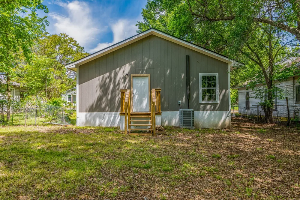 1457 W Austin Street Paris, TX 75460