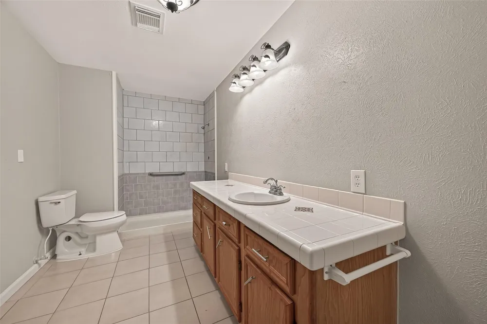 1449 Mesquite Street Houston, TX 77093