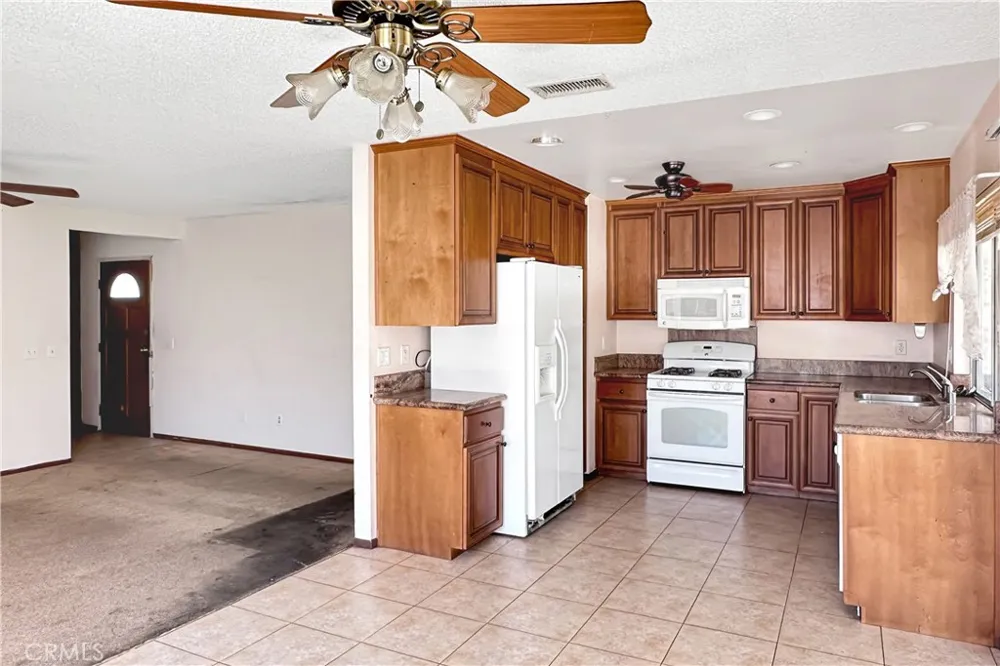 6972 Manhattan Drive Riverside, CA 92506