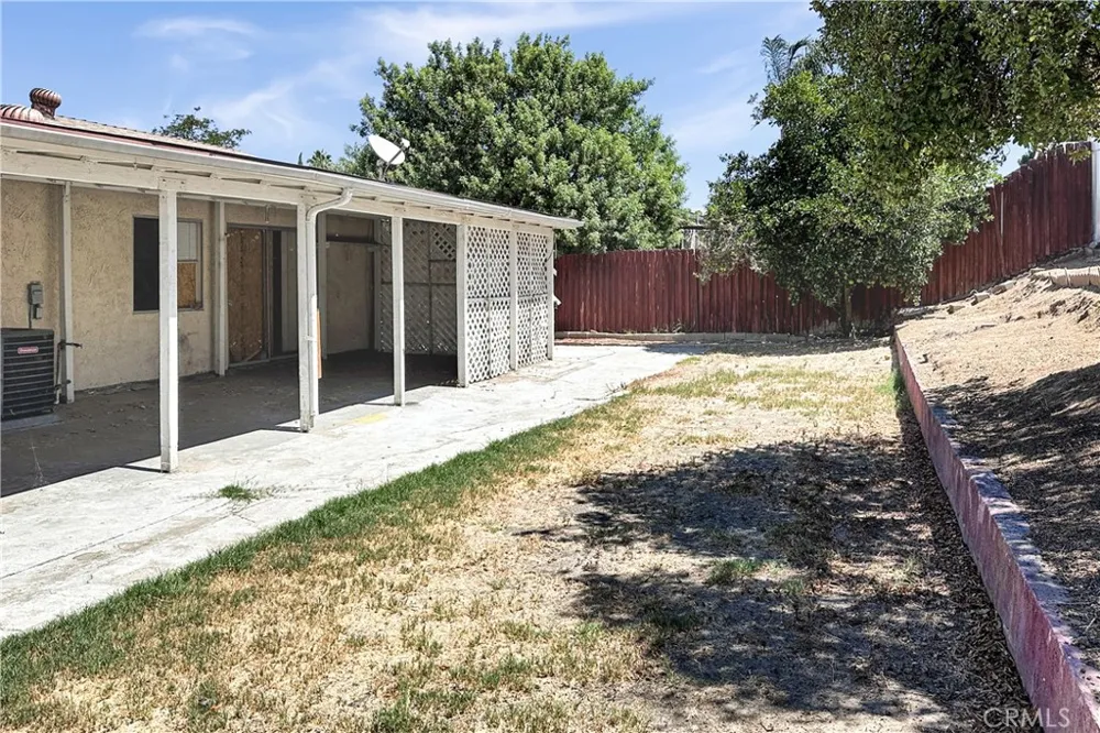 6972 Manhattan Drive Riverside, CA 92506