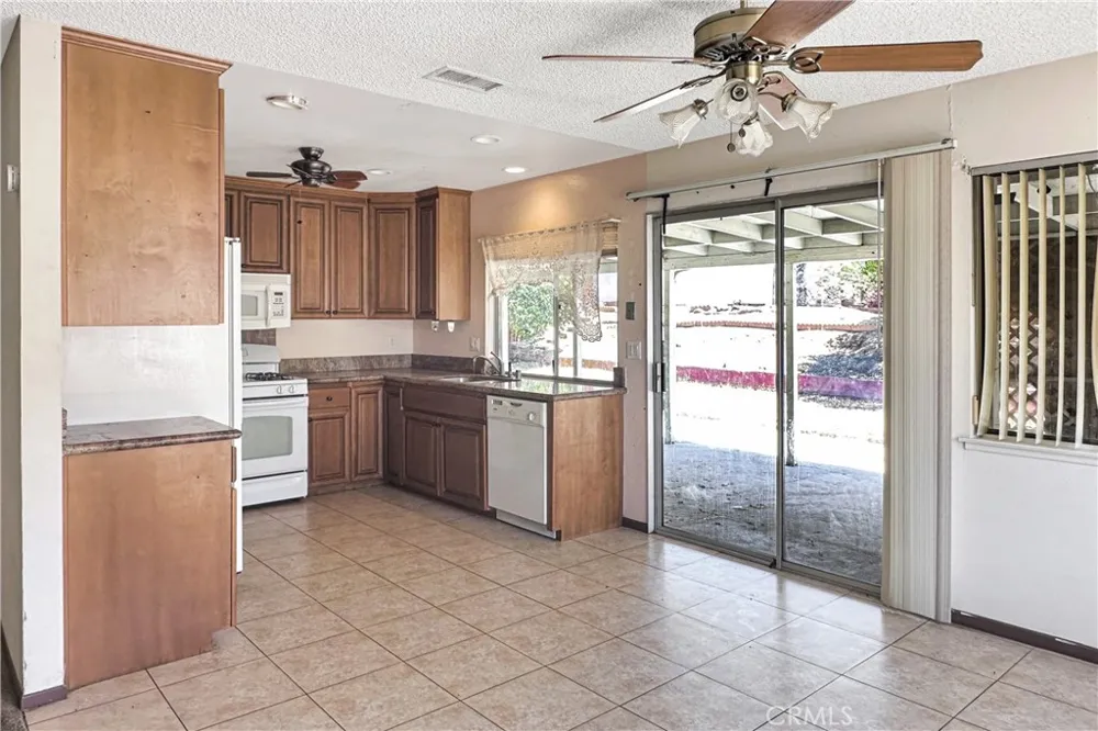 6972 Manhattan Drive Riverside, CA 92506