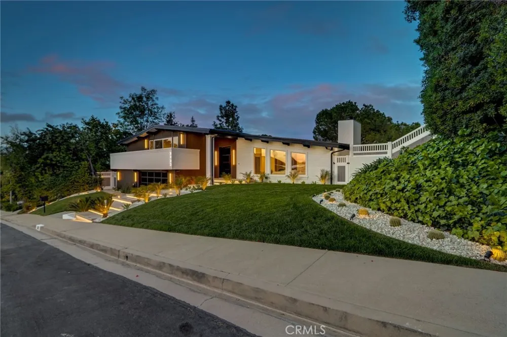 4140 Aleman Drive Tarzana, CA 91356