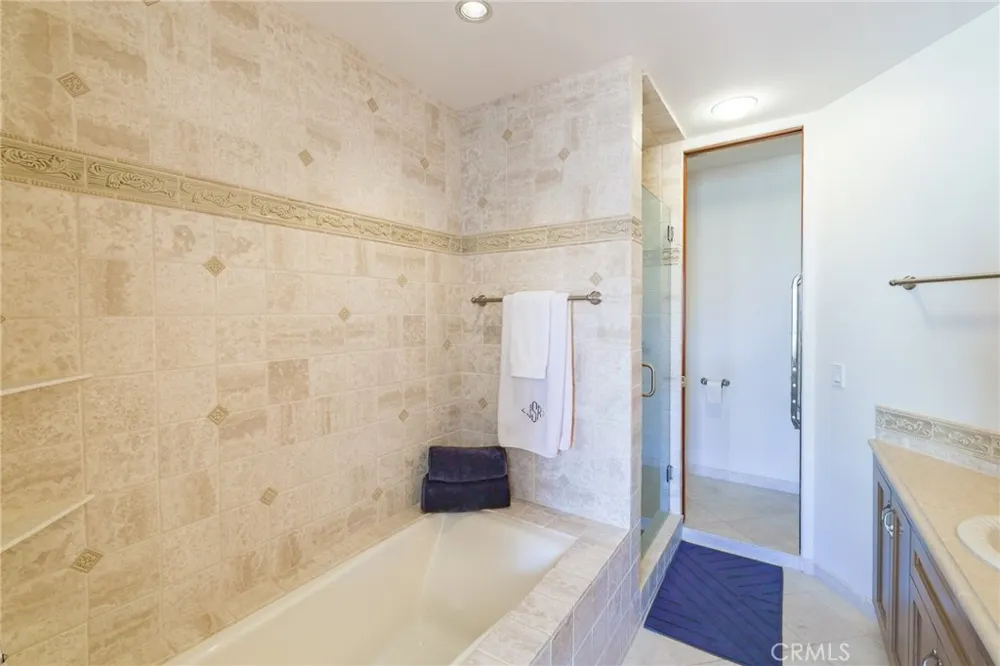 1110 Esplanade #9 Redondo Beach, CA 90277