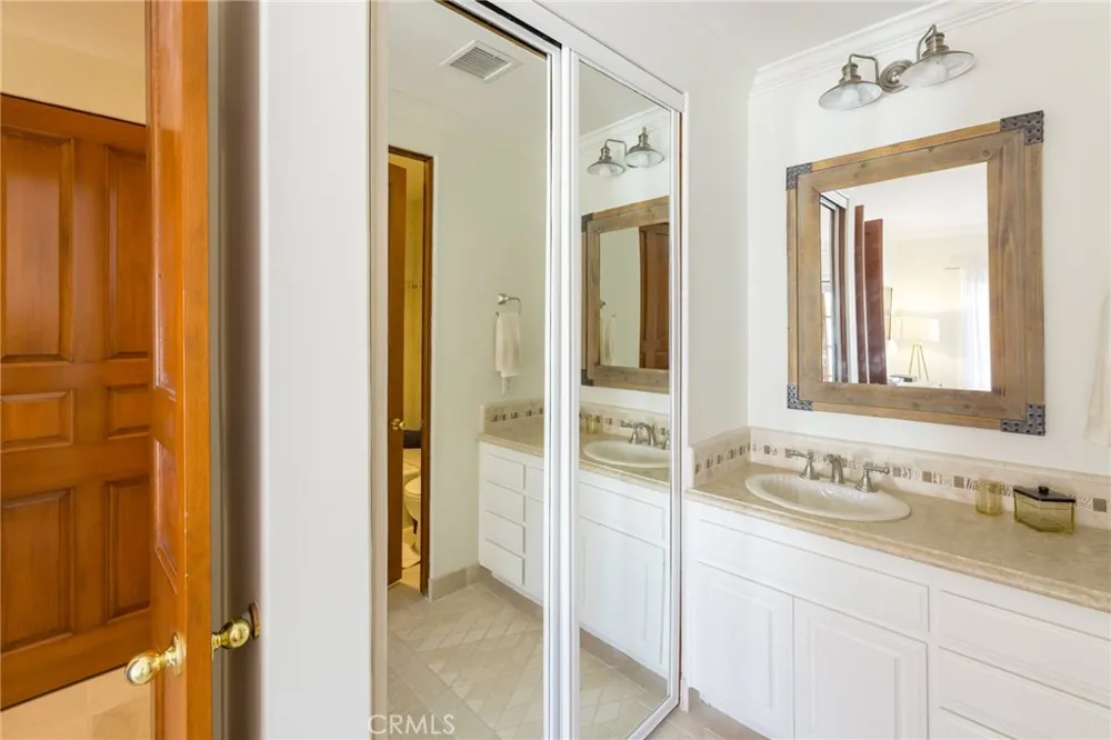 1110 Esplanade #9 Redondo Beach, CA 90277