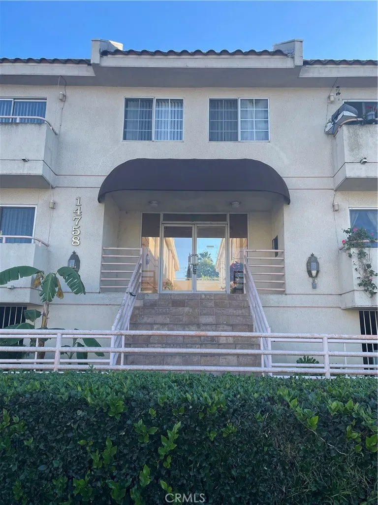 14758 Magnolia Blvd #104 Sherman Oaks, CA 91403