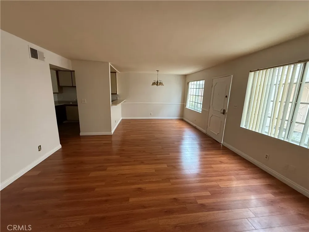 14758 Magnolia Blvd #104 Sherman Oaks, CA 91403