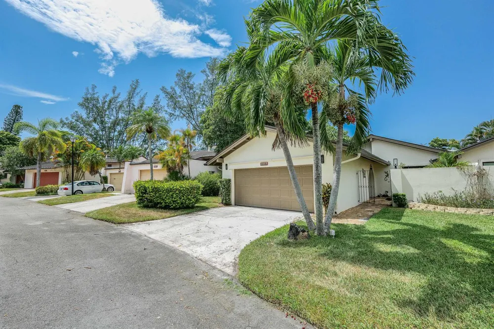 3457 SPRING BLUFF PLACE #14 Lauderhill, FL 33319