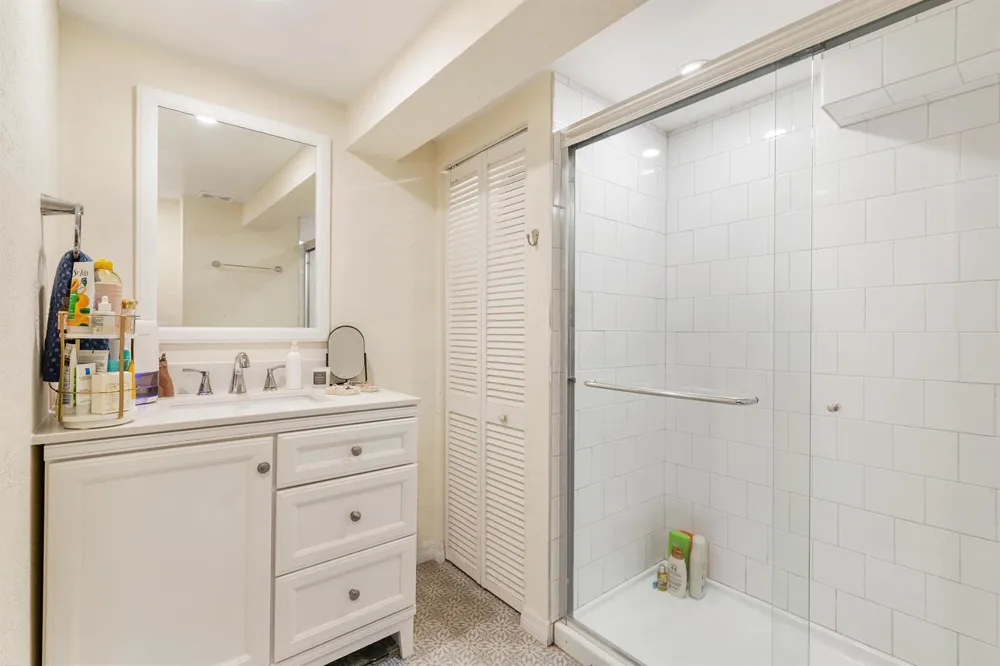 1211 FLORIDA AVENUE West Palm Beach, FL 33401