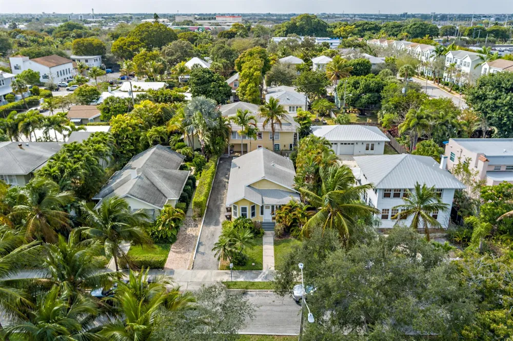 1211 FLORIDA AVENUE West Palm Beach, FL 33401
