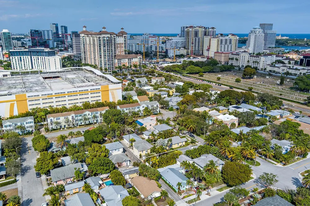 1211 FLORIDA AVENUE West Palm Beach, FL 33401