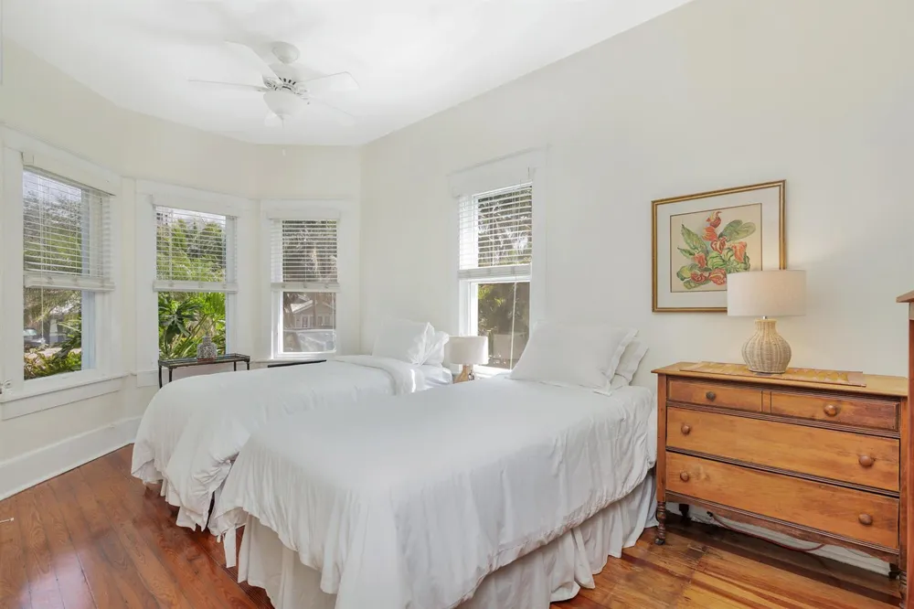 1211 FLORIDA AVENUE West Palm Beach, FL 33401