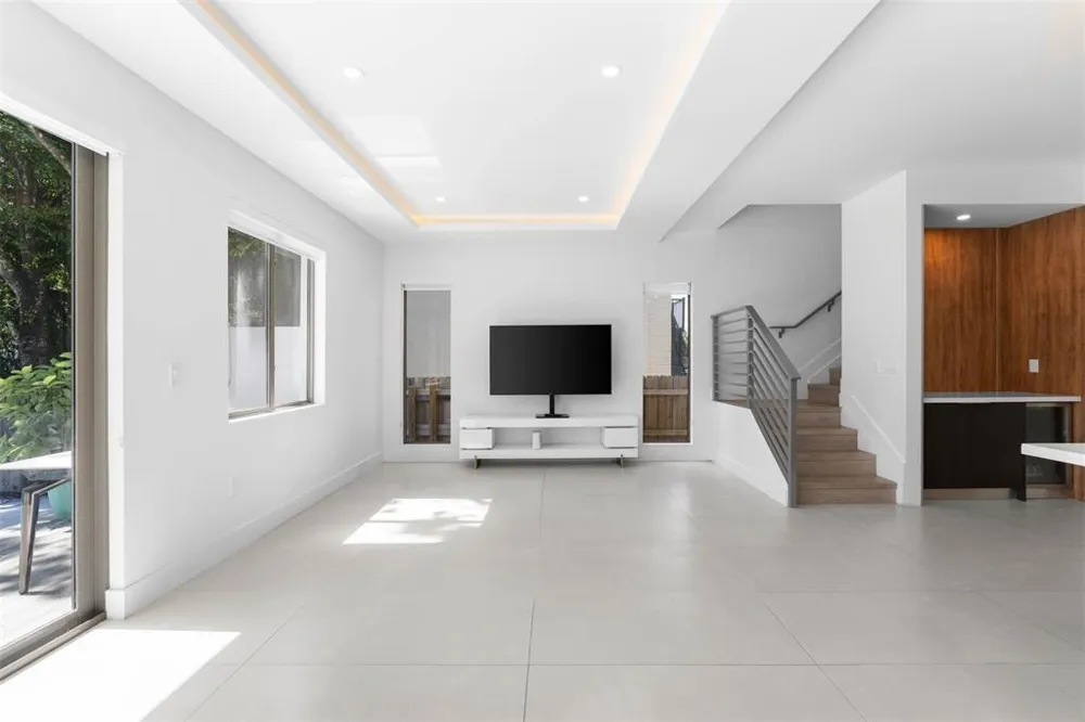 828 SW 30TH STREET Fort Lauderdale, FL 33315