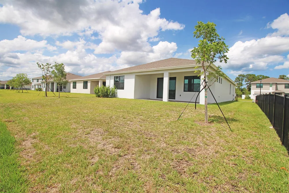 5929 SE Sky Blue Circle E Stuart, FL 34997