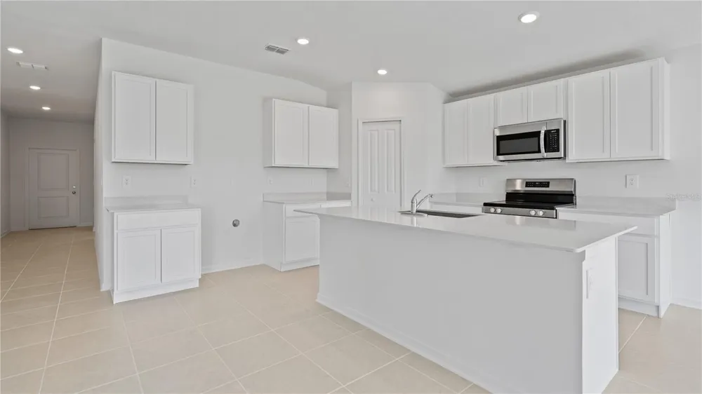 1933 PINE MEADOWS GOLFCOURSE ROAD Eustis, FL 32726
