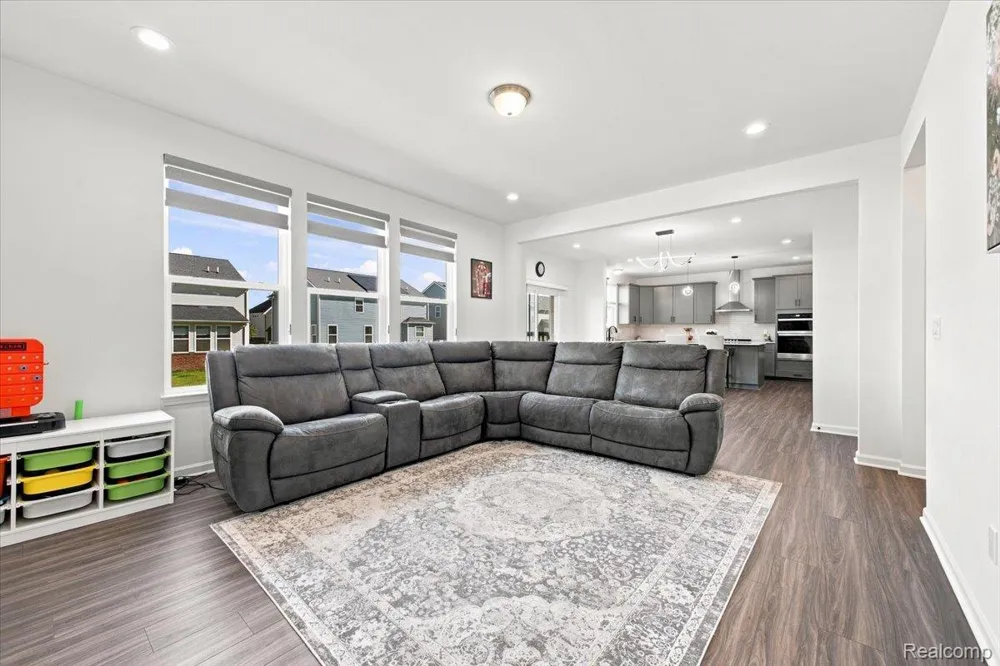 58802 Falabella Drive Lyon Charter Township, MI 48178