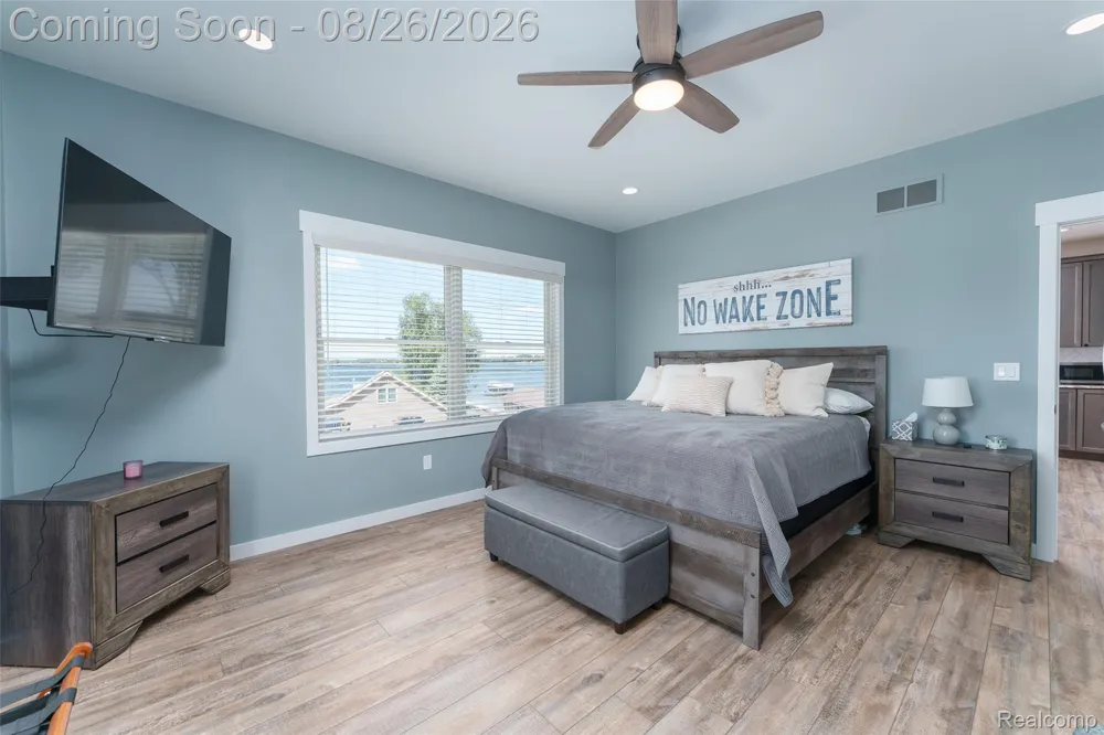 454 E Shore Drive Northfield Township, MI 48189