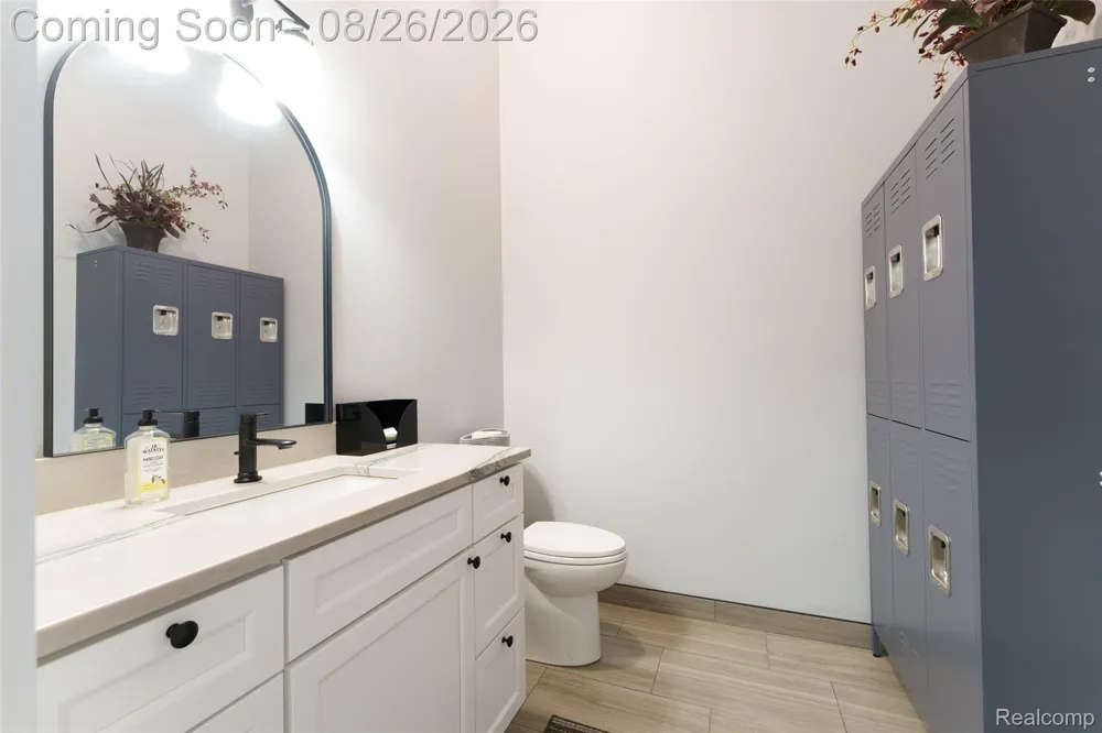 454 E Shore Drive Northfield Township, MI 48189