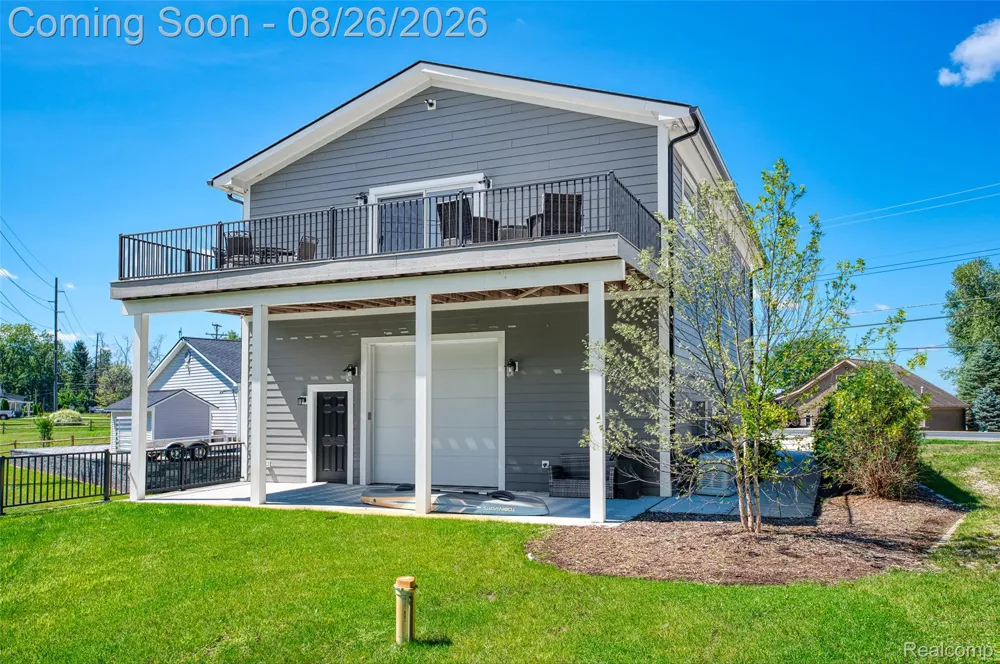 454 E Shore Drive Northfield Township, MI 48189