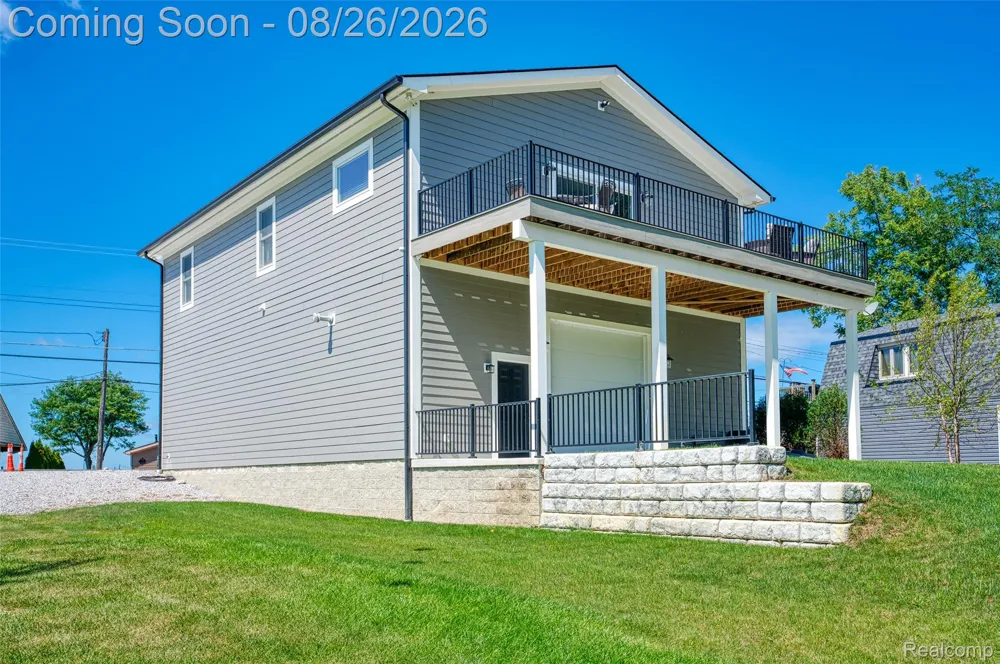454 E Shore Drive Northfield Township, MI 48189