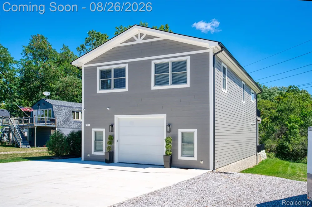 454 E Shore Drive Northfield Township, MI 48189