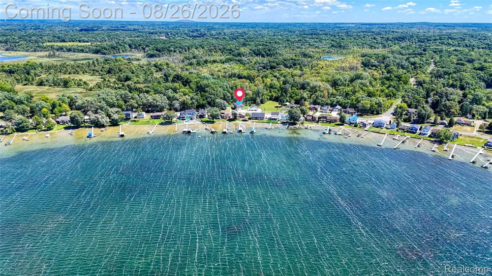 454 E Shore Drive Northfield Township, MI 48189