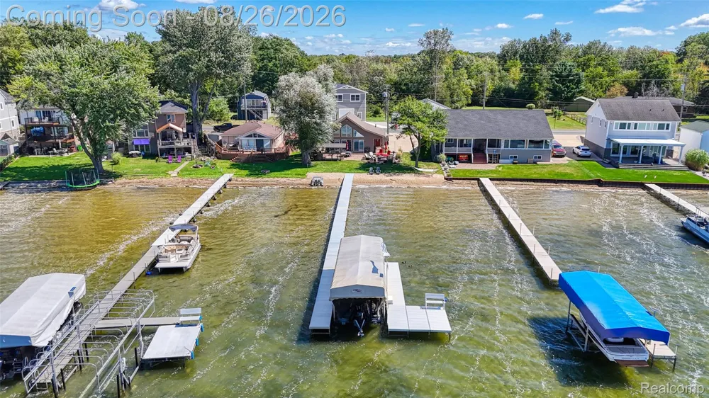 454 E Shore Drive Northfield Township, MI 48189