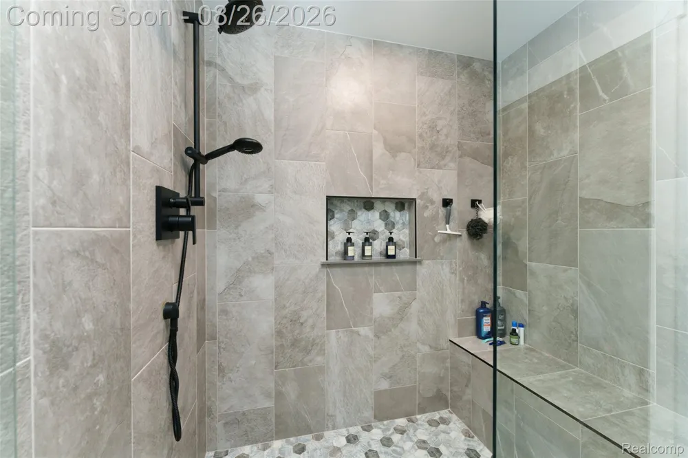 454 E Shore Drive Northfield Township, MI 48189