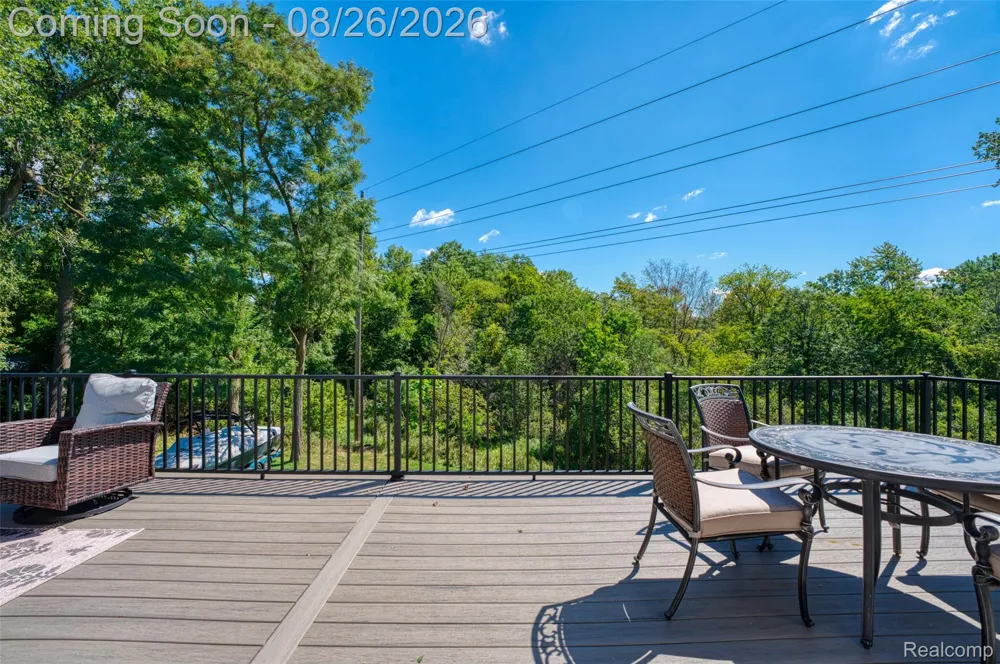 454 E Shore Drive Northfield Township, MI 48189