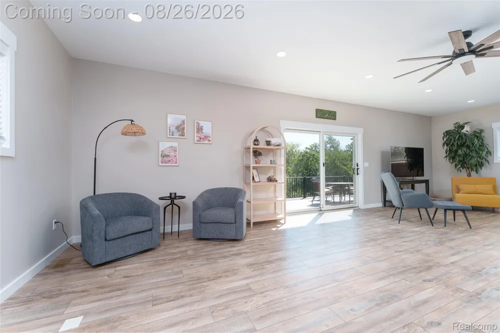 454 E Shore Drive Northfield Township, MI 48189