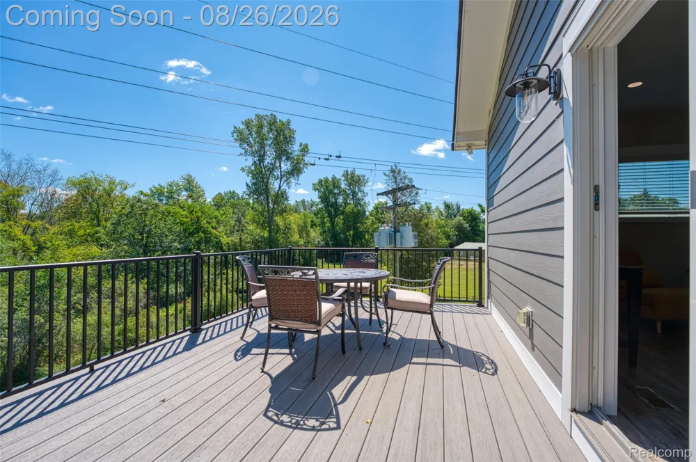 454 E Shore Drive Northfield Township, MI 48189