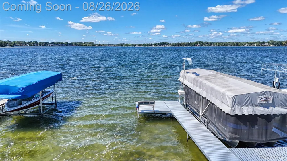 454 E Shore Drive Northfield Township, MI 48189