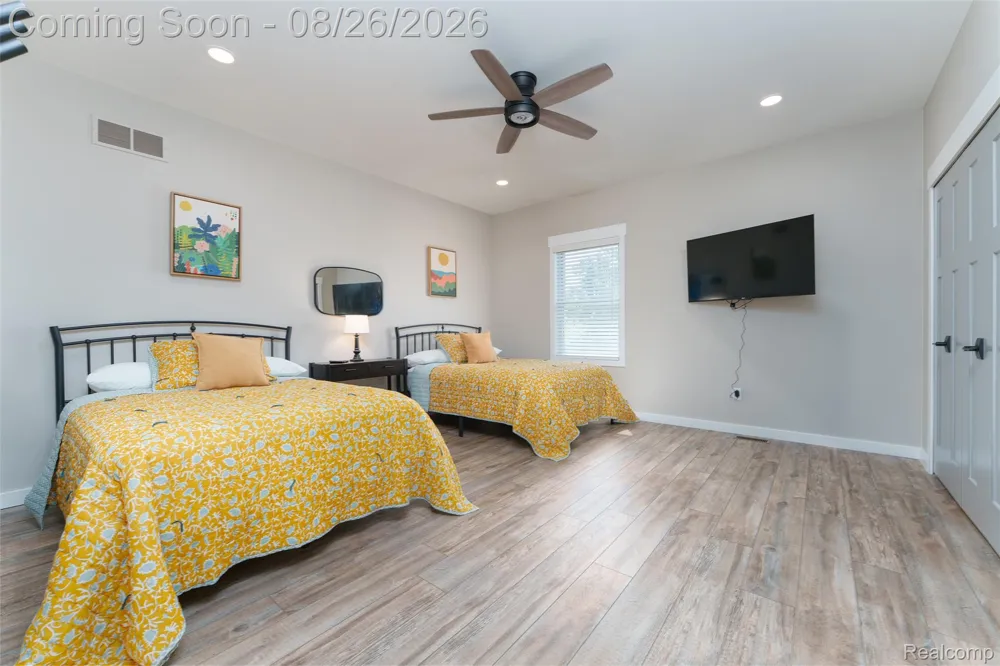 454 E Shore Drive Northfield Township, MI 48189