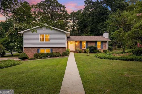 8 Rhodes DR