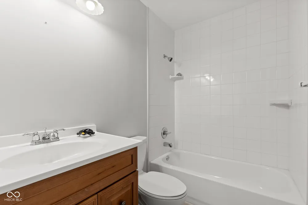 6407 Bayside South Drive Indianapolis, IN 46250