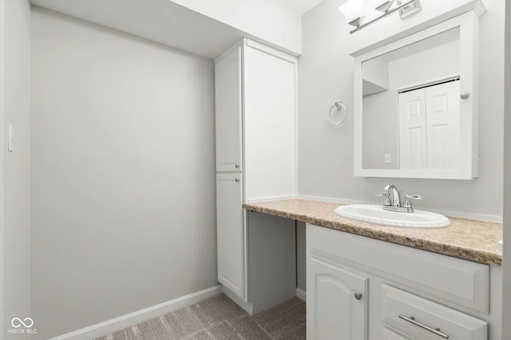 6407 Bayside South Drive Indianapolis, IN 46250